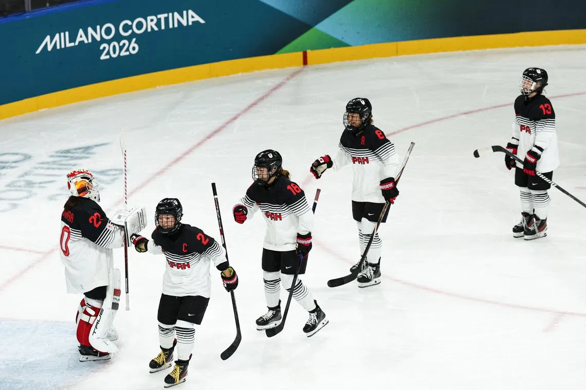 Milano Cortina 2026 Olympics - Ice Hockey - Women's Preliminary Round - Group B - France vs Japan - Milano Rho Ice Hockey Arena, Milan, Italy - February 06, 2026. Japan players celebrate after Makoto Ito of Japan scores their second goal. REUTERS/Mike Segar