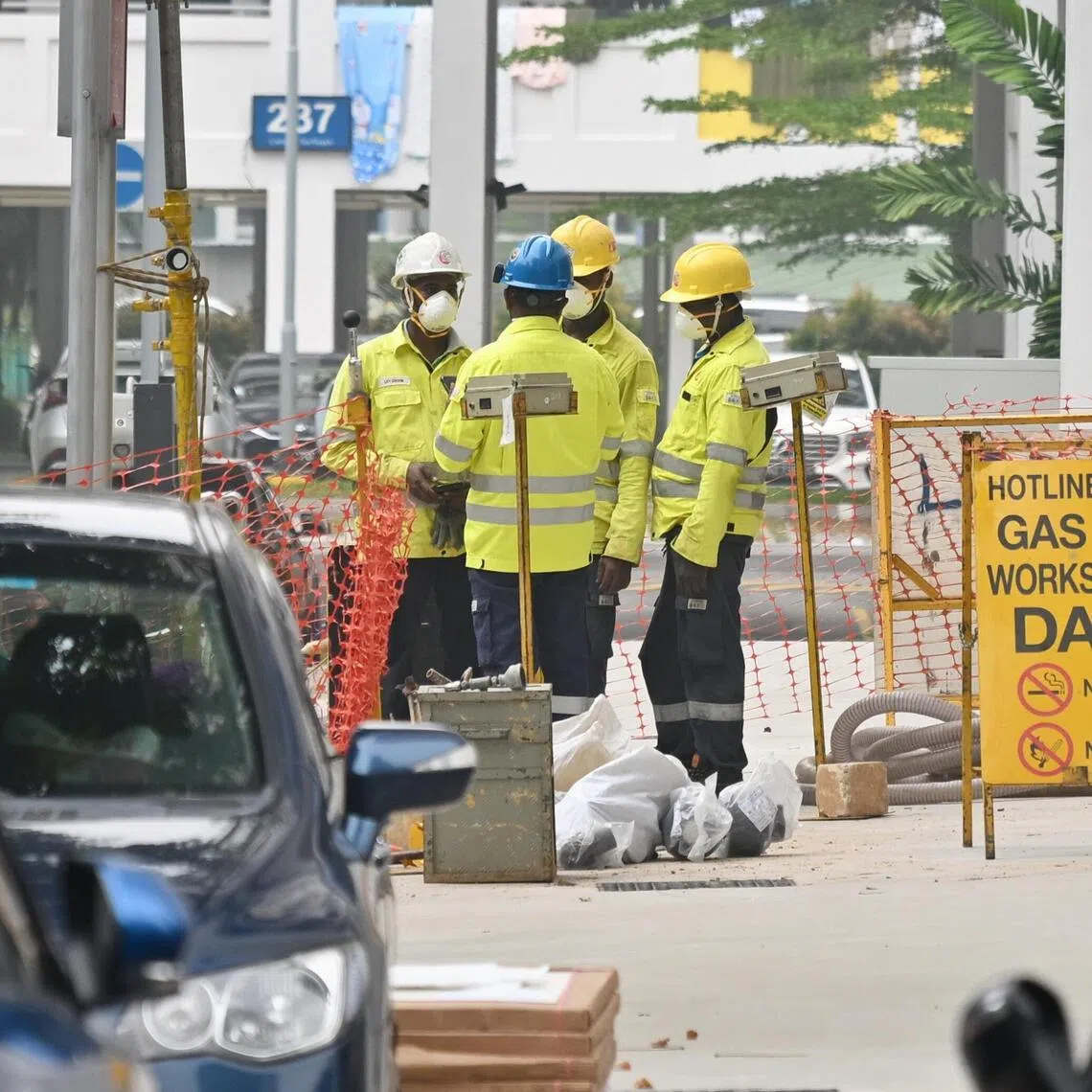 Under the new guidelines, employers should avoid assigning vulnerable workers strenuous outdoor work when PM2.5 readings are elevated.