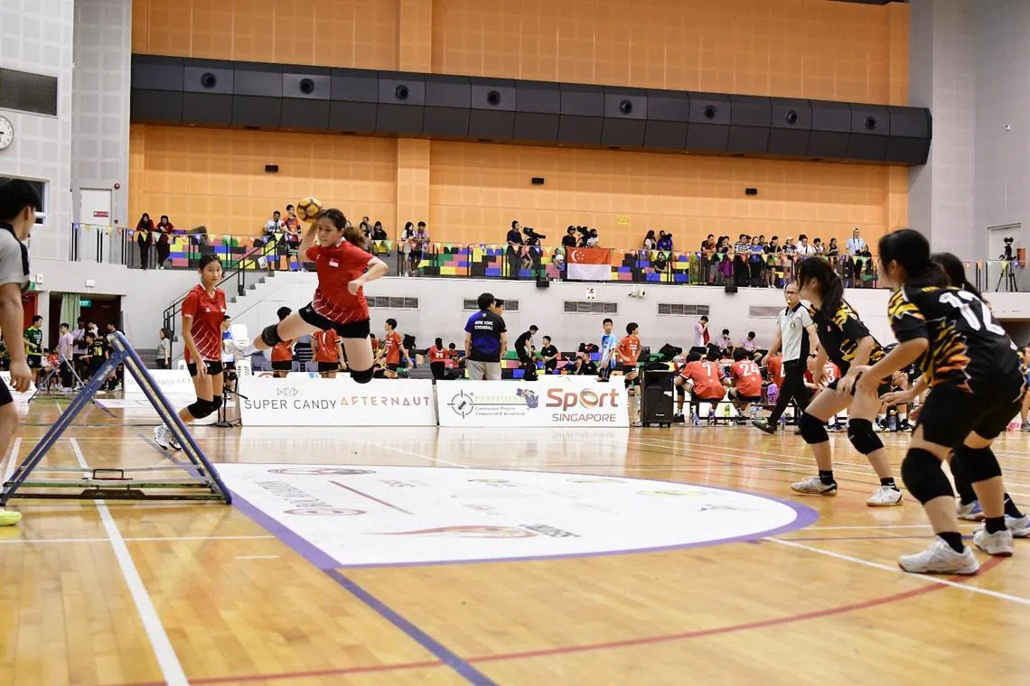 tbtchouk04 - Singapore's tchoukball team at the World Youth Tchoukball Championships in Singapore in July.


Credit: TCHOUKBALL ASSOCIATION OF SINGAPORE