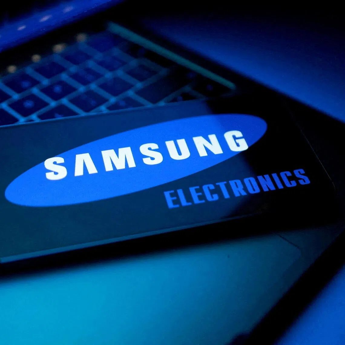 Swatch Group initially sought about US$170 million from Samsung for displaying the Swatch brands.