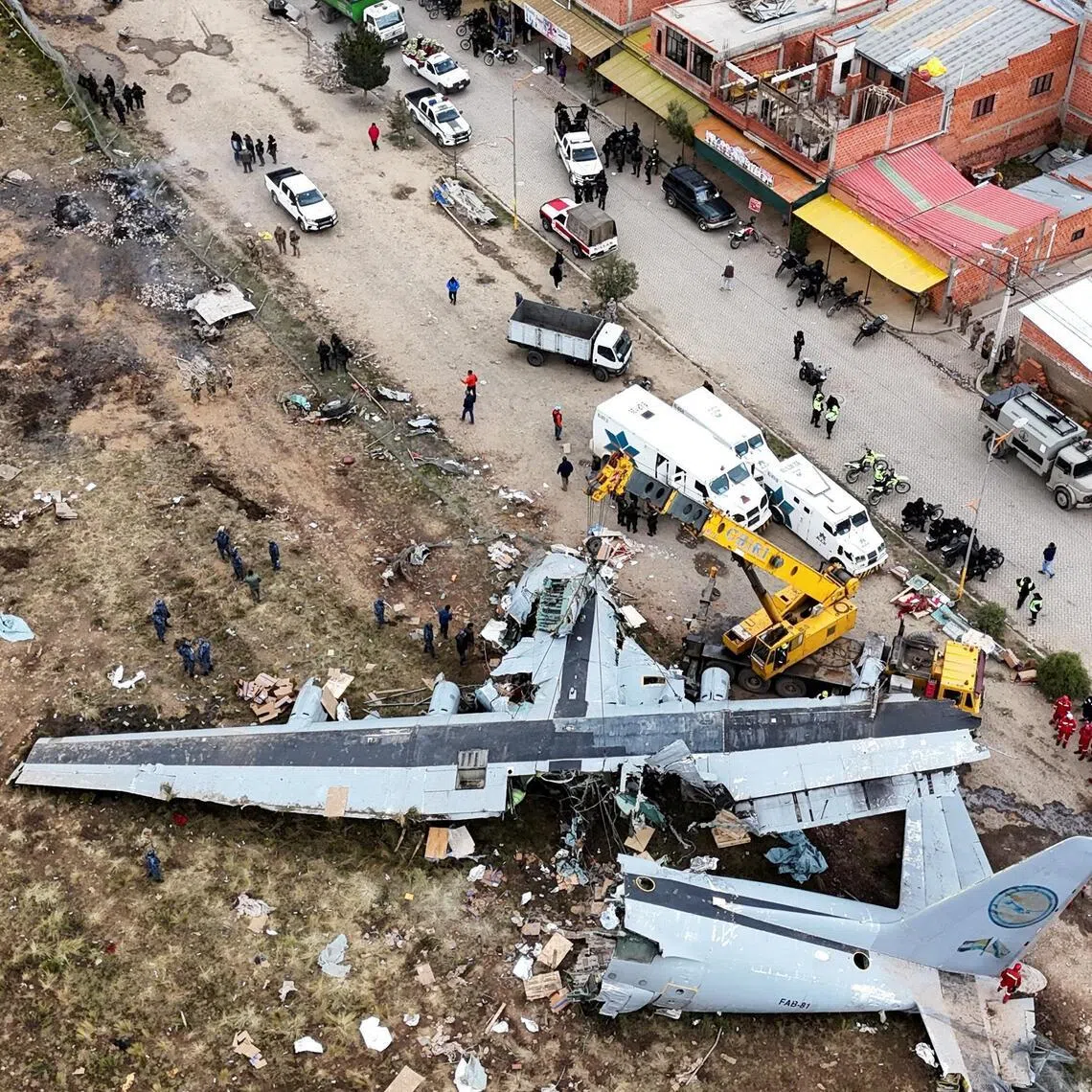 The investigation found that the aircraft did not receive timely communication from air traffic control and attempted to change course due to bad weather.