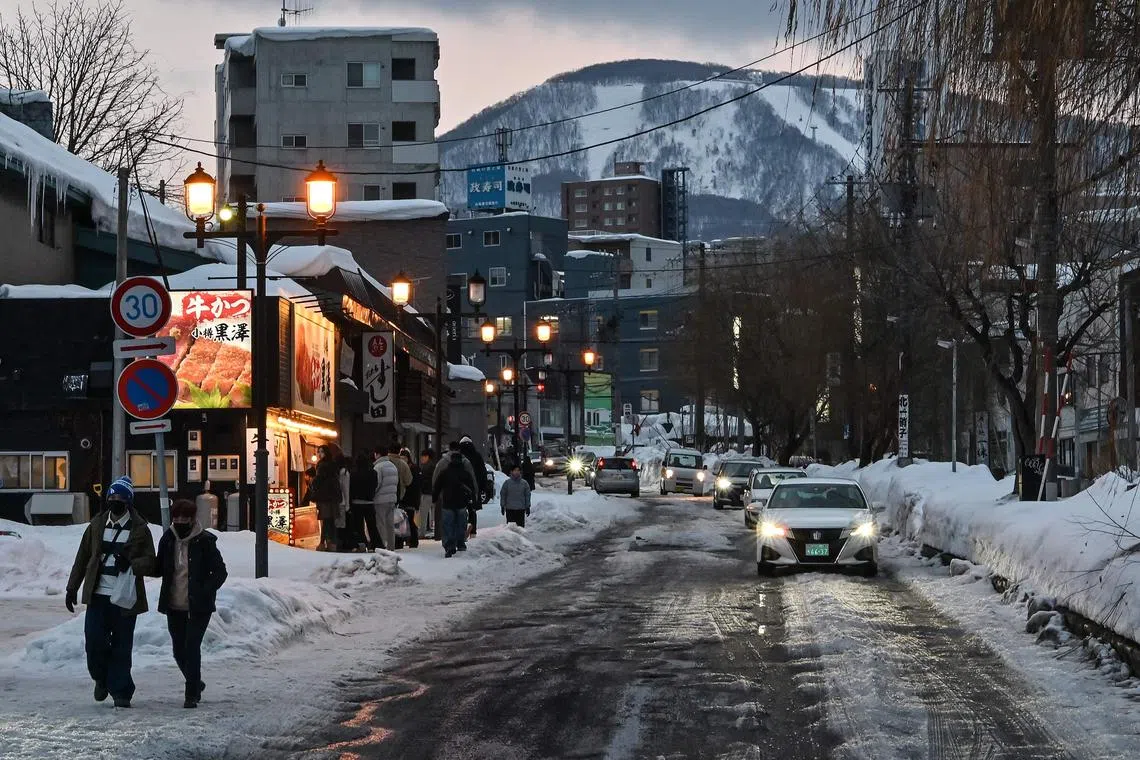 Libraries are on the rise, but bookstores are in steep decrease in Japan nationwide.