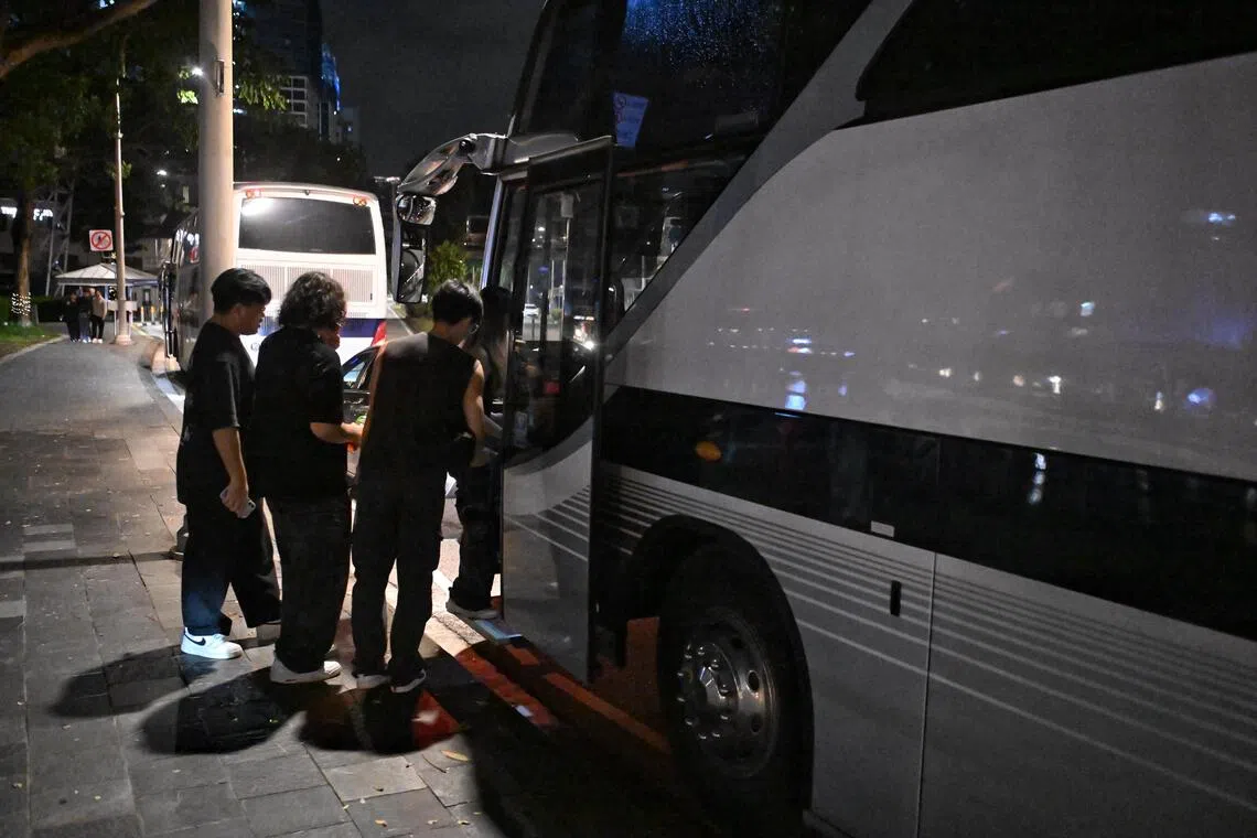 Quiet start for free Clarke Quay late-night shuttle bus services; tenants, patrons welcome move