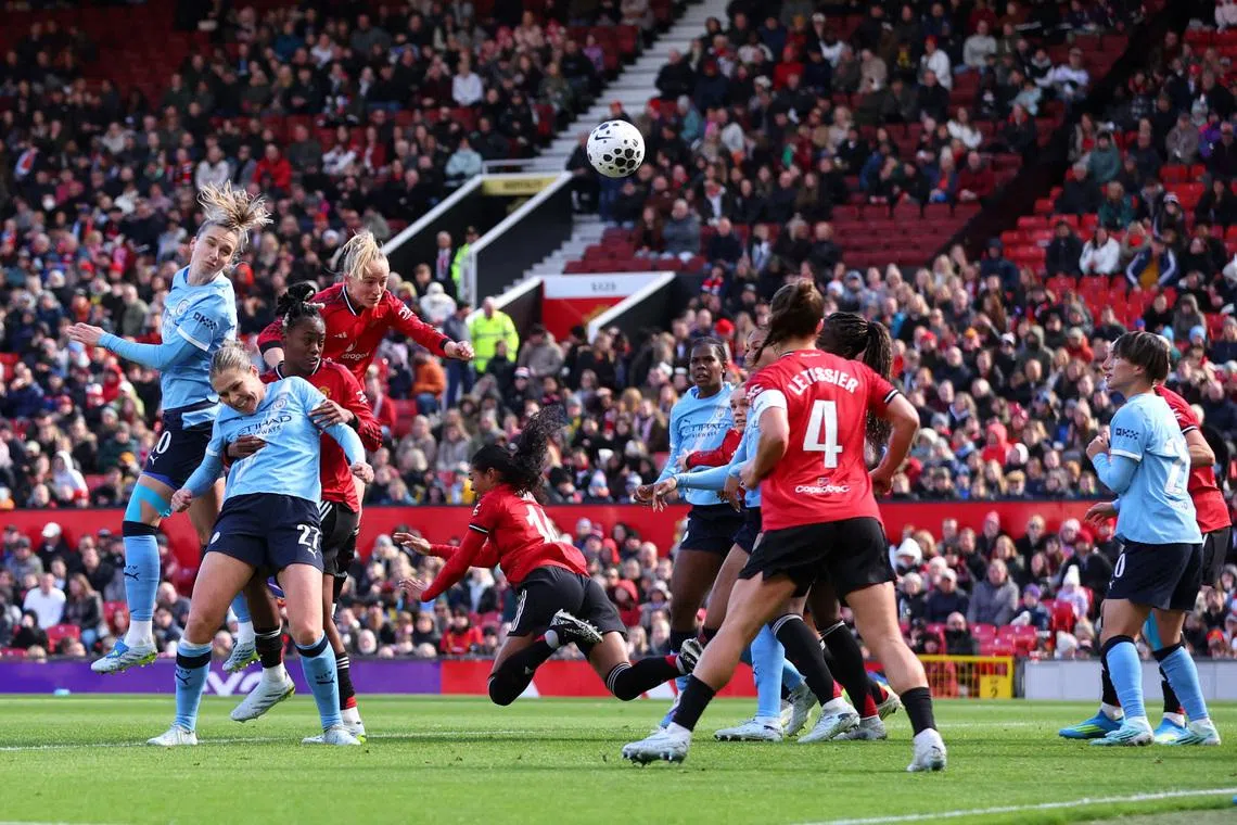 Soccer Football - Women's Super League - Manchester United v Manchester City - Old Trafford, Manchester, Britain - March 28, 2026 Manchester City's Vivianne Miedema scores their first goal Action Images via Reuters/Craig Brough