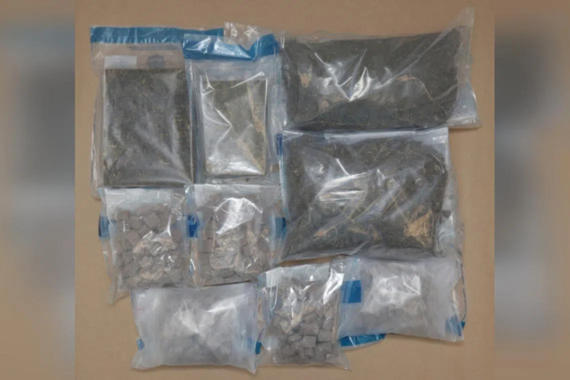 The seized drugs, which include 2,378g of heroin, 4,199g of cannabis and 223g of ‘Ice’, can feed the addiction of about 1,860 abusers for a week.