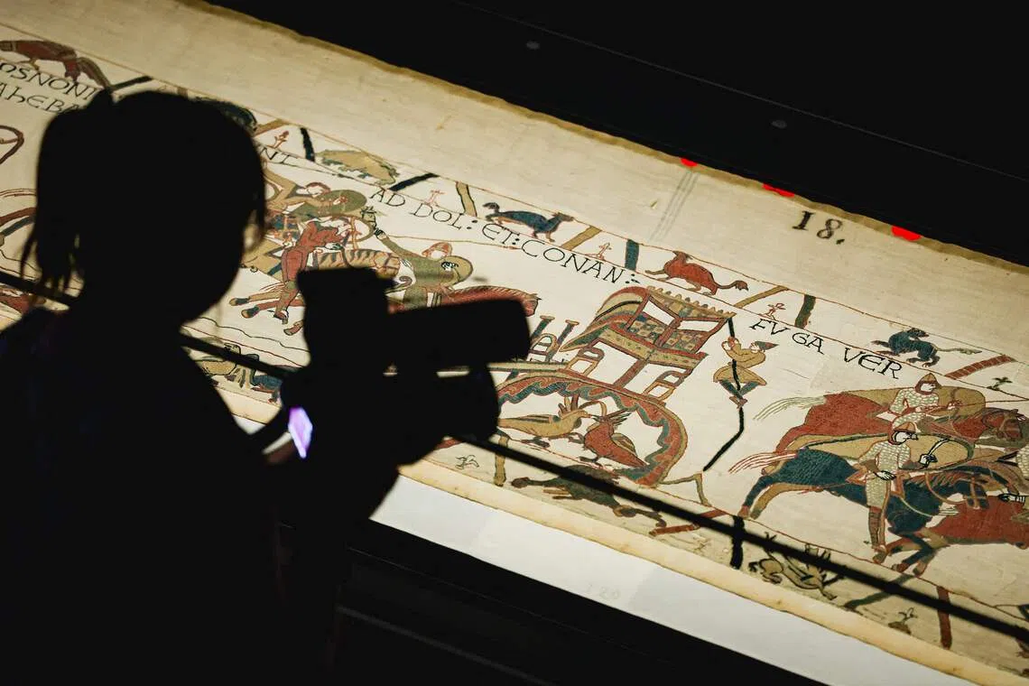 British Museum bans photos of Bayeux Tapestry as crowds linger