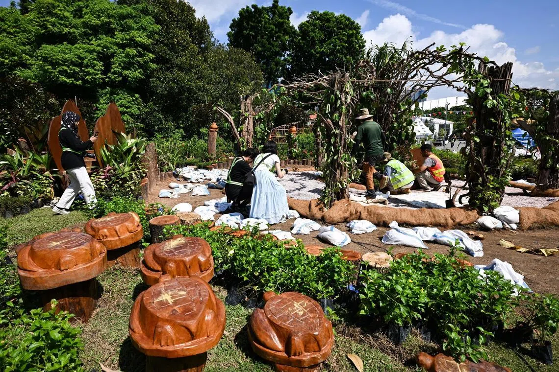 Log play elements at the Nature’s Carousel Play Garden are designed to resemble Singapore’s native animals from sea turtles, owls and hornbills to pangolins.