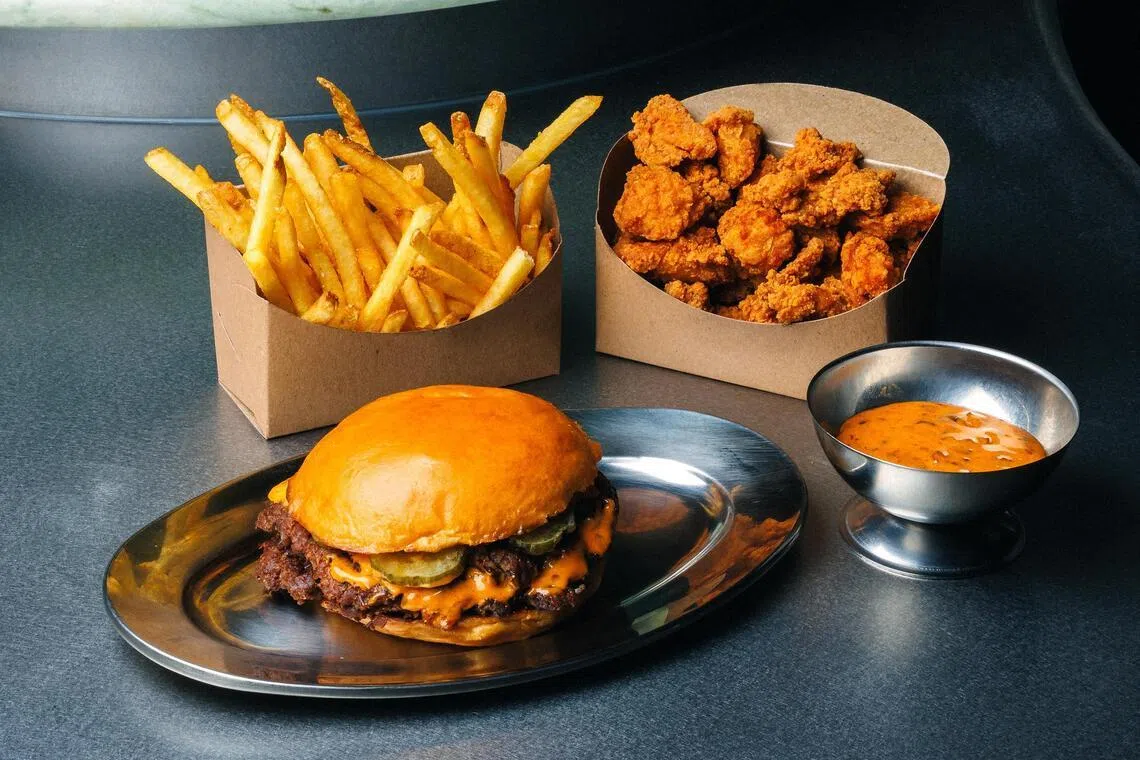 eqsmash25 - Smash Street - Classic Smash Burger+Fries+Chicken Poppers.

Source and copyright: Smash Street
Condition: Free
Float: LIFE