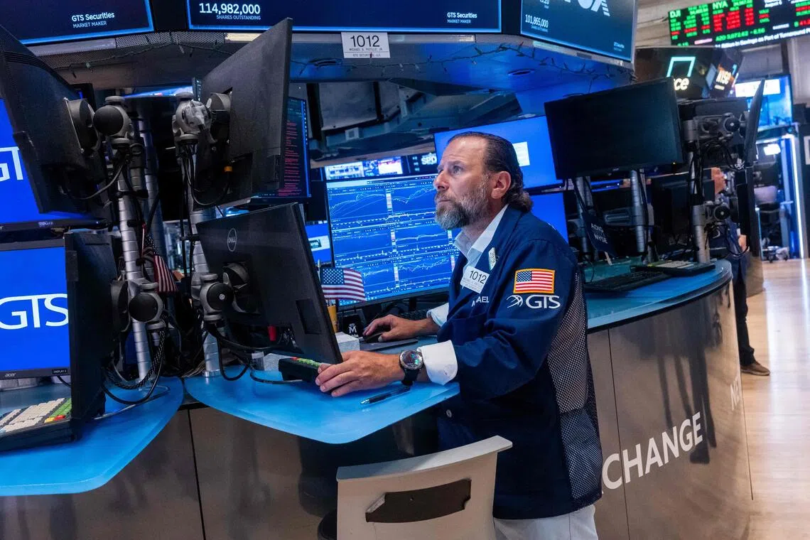 Dow, S&P slip as investors eye Middle East talks, earnings