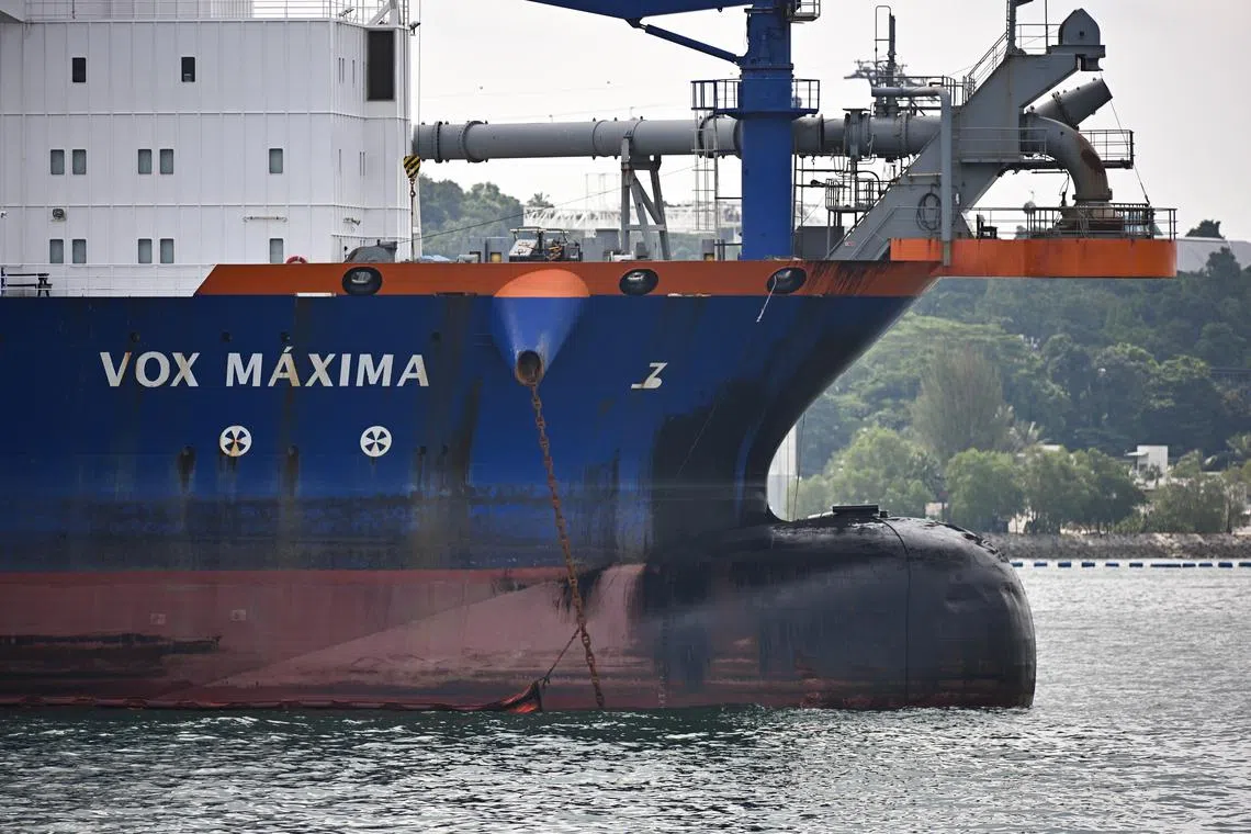 Netherlands-flagged dredger Vox Maxima struck stationary Singapore-flagged bunker vessel Marine Honour at Pasir Panjang Terminal, which led to the worst oil spill here in a decade.