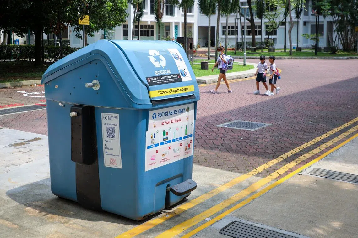 The survey also found that more respondents were aware of the common items that can be deposited into recycling bins and chutes. 
