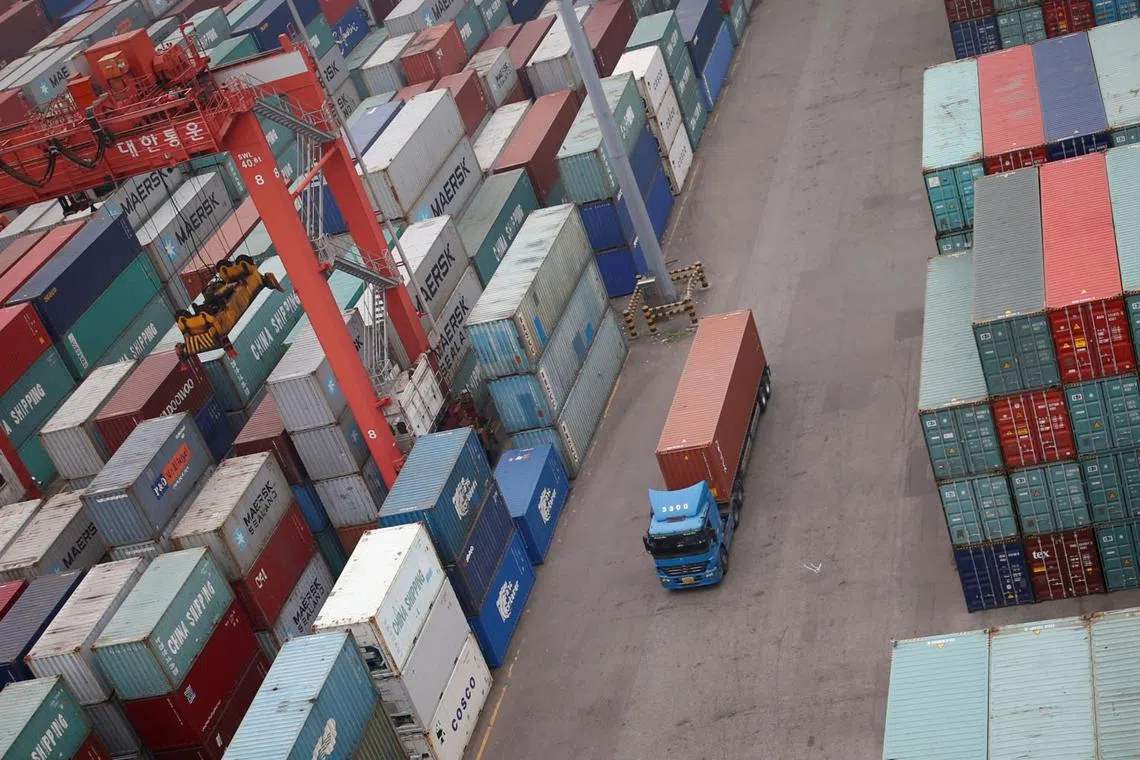 The union decided to resume the strike after months of negotiations with the government failed to extend or expand a system calculating minimum wages.