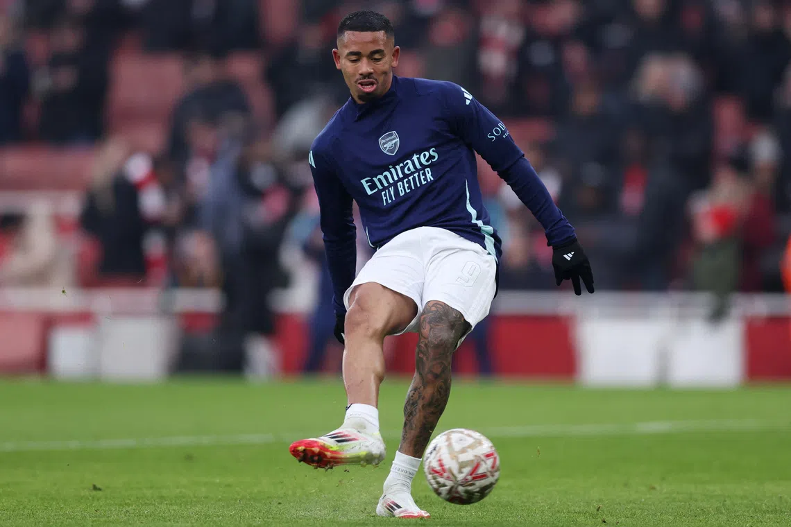 Soccer Football - FA Cup - Third Round - Arsenal v Manchester United - Emirates Stadium, London, Britain - January 12, 2025 Arsenal's Gabriel Jesus during the warm up before the match REUTERS/David Klein