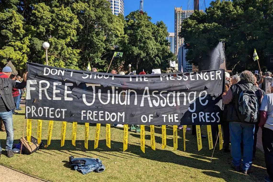 FILE PHOTO: Julian Assange's supporters demonstrate at Hyde Park, Sydney, Australia May 24, 2023. REUTERS/Lewis Jackson/File Photo
