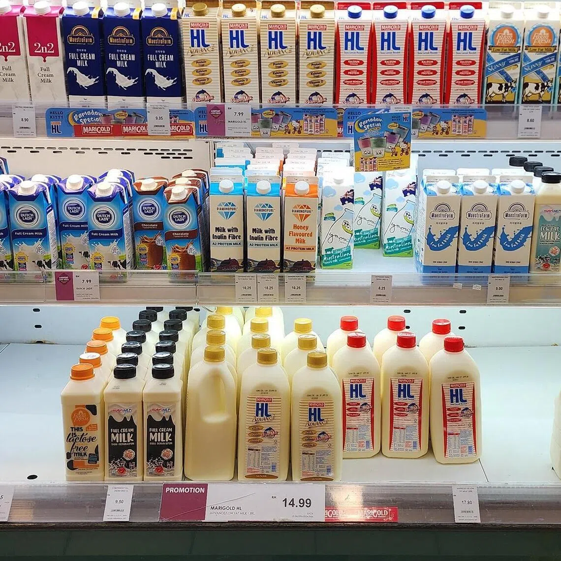 hzsupply - Farm Fresh milk bottles, a Malaysian dairy staple now under supply pressures due to packaging and global cost challenges. Photo taken in Kuala Lumpur on April 7, 2026.
ST PHOTO: HAZLIN HASSAN