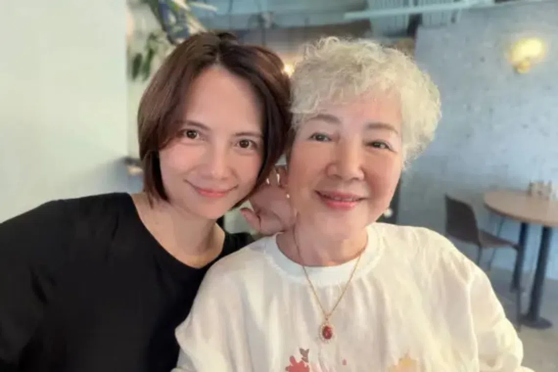 On Oct 19, the 50-year-old took to social media to share a rare photo with her mother, who looked radiant despite her full head of white hair.
