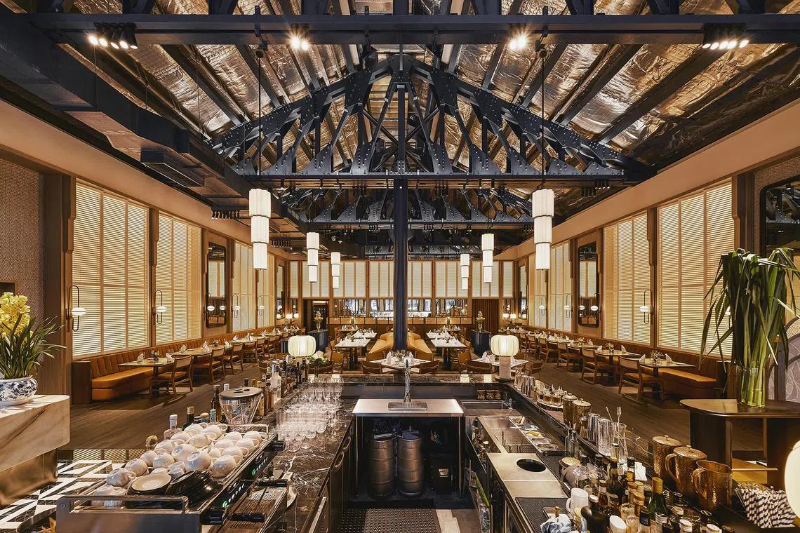 eqpicks29 - Interior (Main Dining Room).



Source and copyright: Jiak Kim House