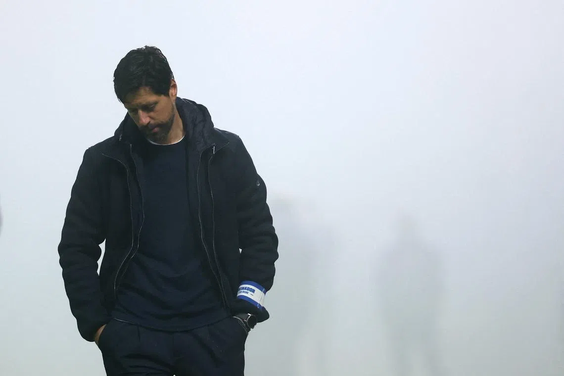 FILE PHOTO: Soccer Football - Primeira Liga - Nacional v FC Porto - Estadio da Madeira, Funchal, Portugal - January 3, 2025 FC Porto coach Vitor Bruno REUTERS/Pedro Nunes/File Photo