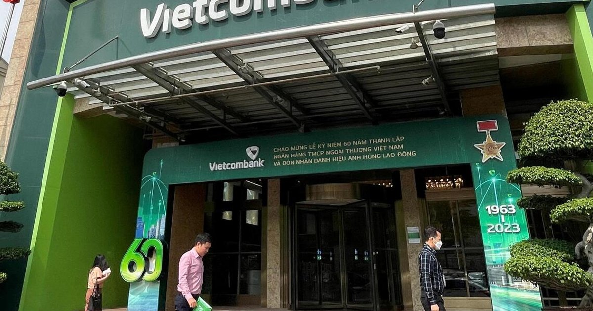 Vietnam sets 65% state ownership floor for major banks, to retain control of strategic groups
