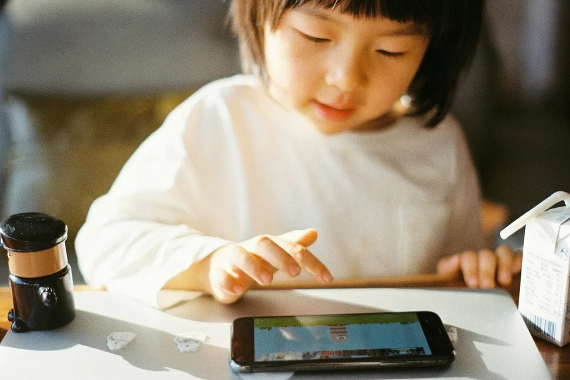More toddlers in South Korea start using smartphones before turning 2: Report