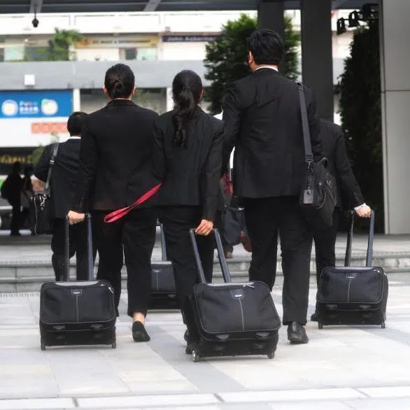 As AI reduces the time needed to perform legal work, lawyers are finding harder to justify billing by the hour. 