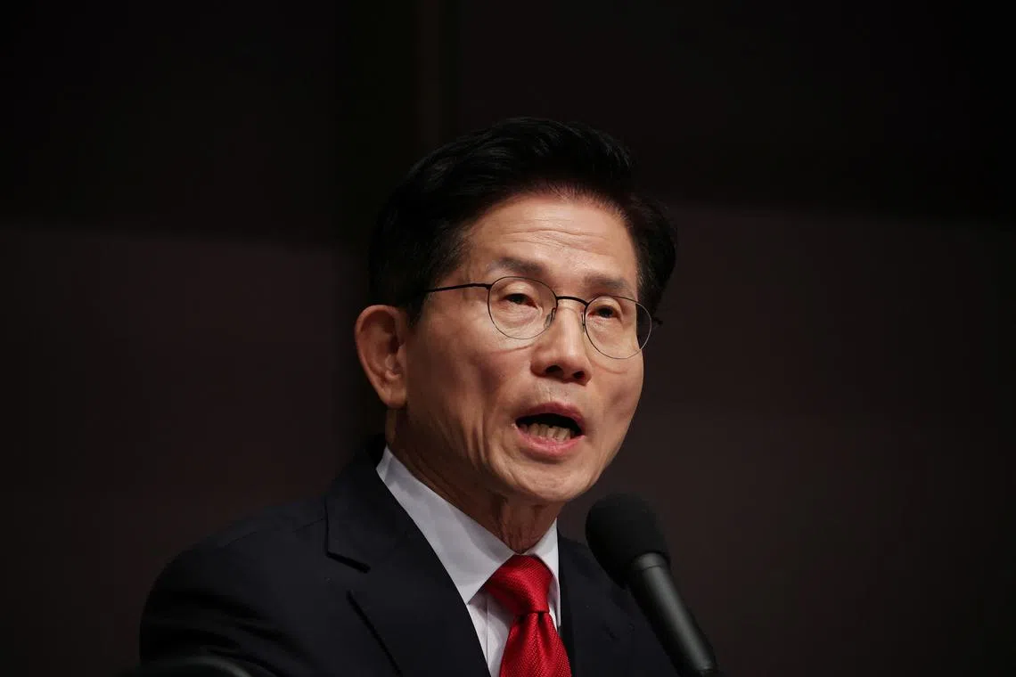 Kim Moon-soo, a presidential candidate for South Korea's conservative People Power Party, speaks during a debate in Seoul, South Korea, May 8, 2025.   REUTERS/Kim Hong-Ji