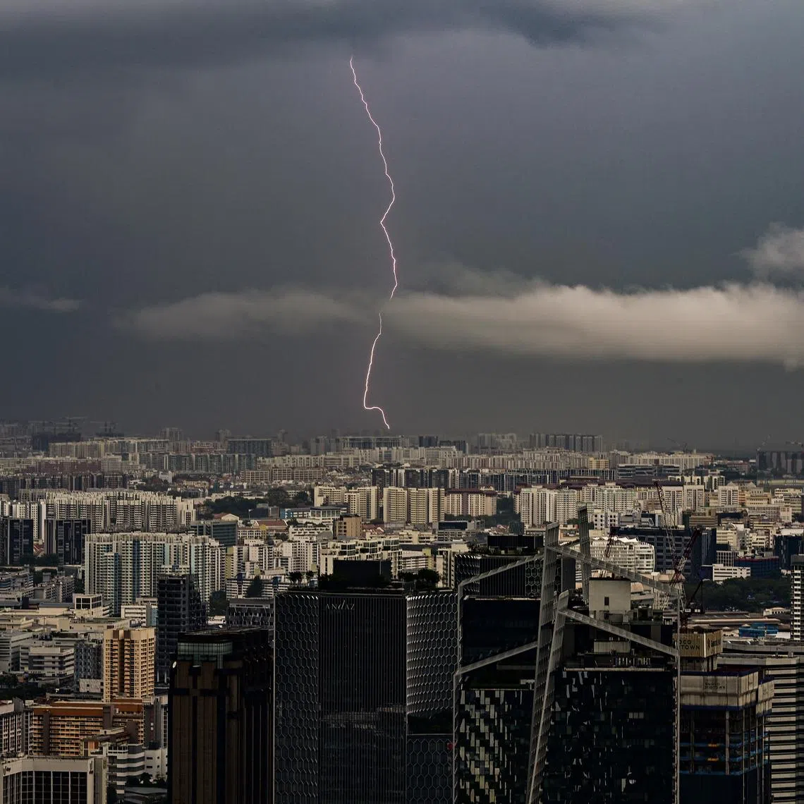 Once a storm begins to form, there is always a risk of lightning, even when no rainfall has occurred yet.