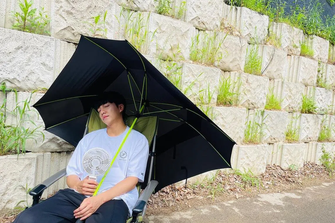 It was revealed in November that the 35-year-old had not received “even one won” from his agency Hook Entertainment, despite him releasing seven albums since his debut in 2004.