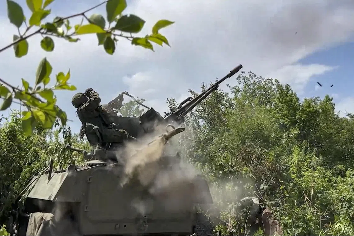 epa11427850 A still image taken from a handout video provided by the Russian Defence Ministry press service shows Russian servicemen of an anti-aircraft unit of the 'Center' group providing air cover for the positions of Russian motorized riflemen in the Avdeevka direction in the Russian-controlled part of Ukraine, Donetsk region, 21 June 2024. Throughout the night, Russian military personnel destroyed 114 Ukrainian aircraft-type drones over three regions, as well as six sea drones in the Black Sea, the Russian Defense Ministry said.  EPA-EFE/RUSSIAN DEFENCE MINISTRY PRESS SERVICE/HANDOUT HANDOUT  HANDOUT EDITORIAL USE ONLY/NO SALES HANDOUT EDITORIAL USE ONLY/NO SALES