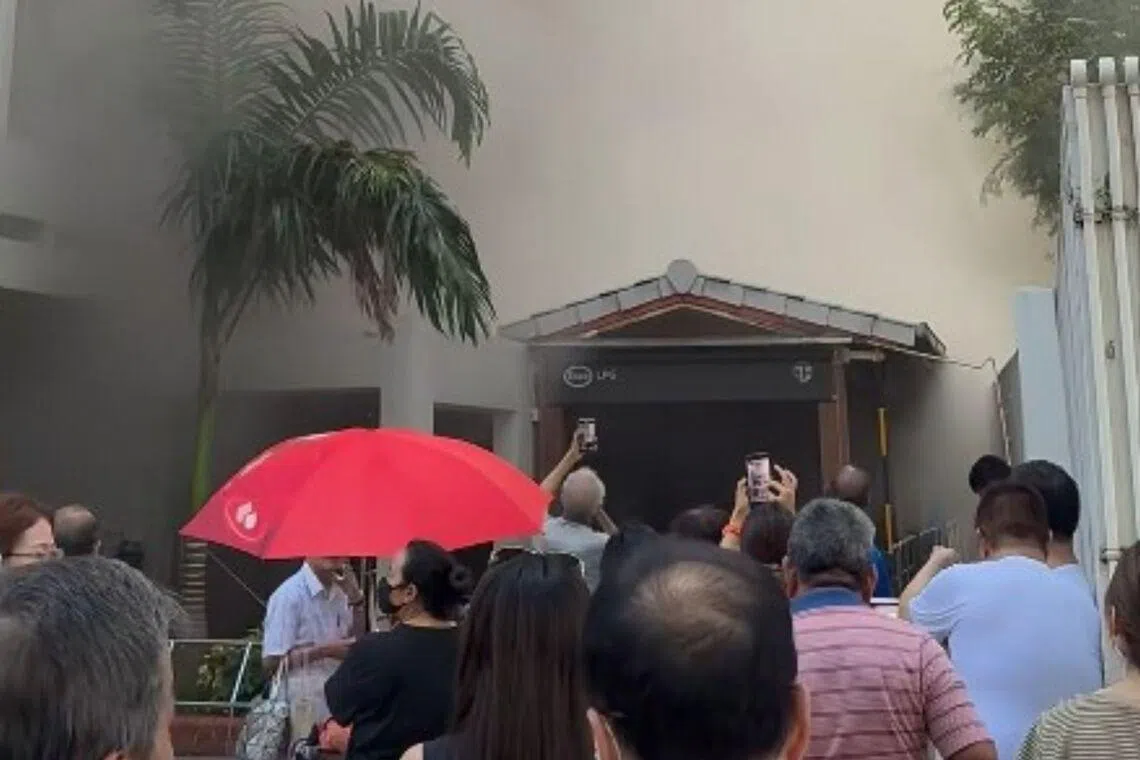 Fire breaks out in coffee shop in Waterloo Street