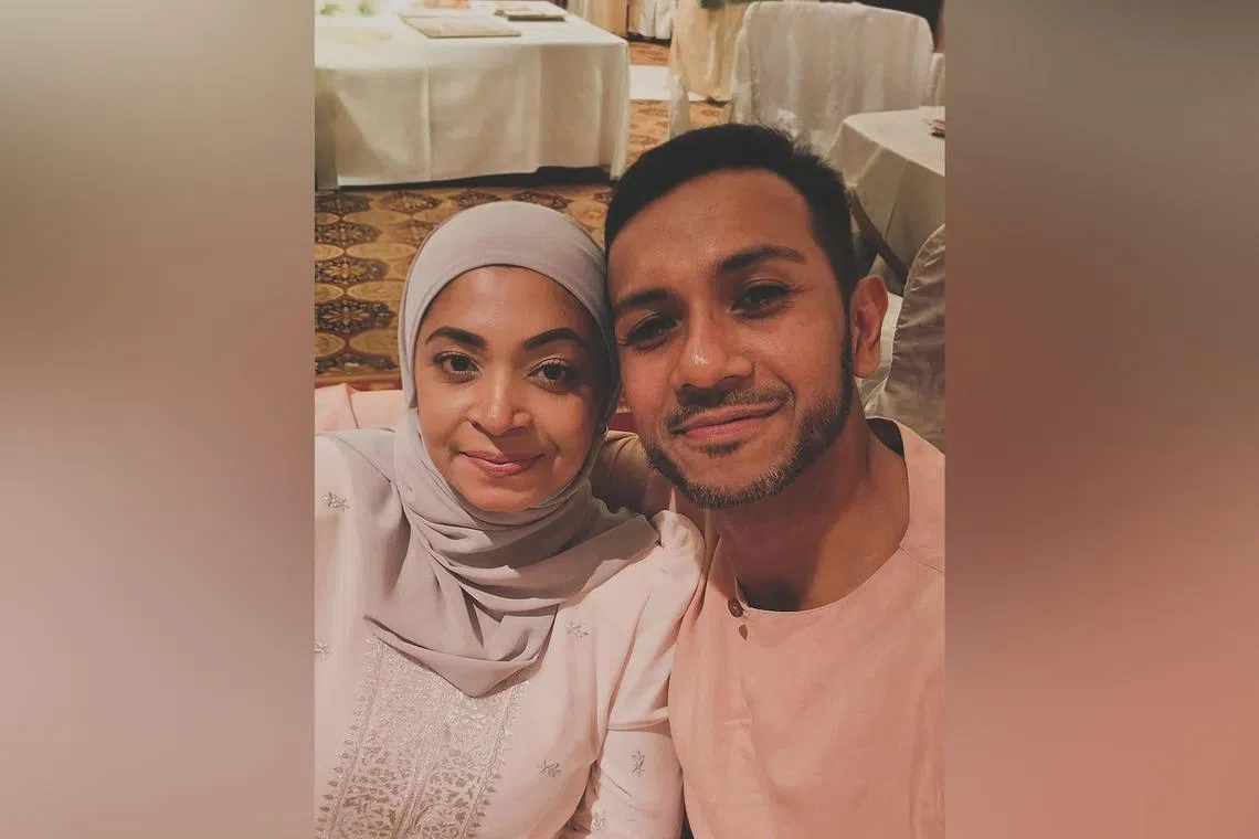 Singer Taufik Batisah and his wife Sheena Akbal were married in 2015.