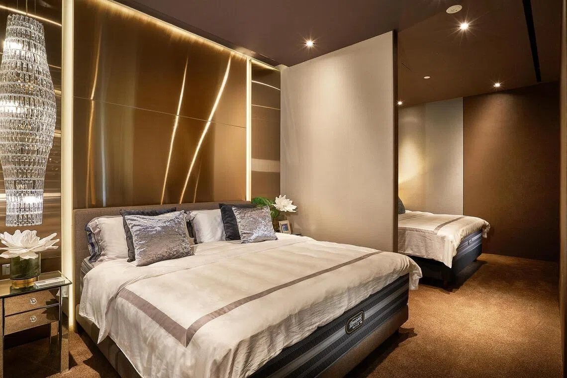 The hotel‑style Simmons' flagship at Capitol Singapore is designed as a World‑Class Sleep Lounge. It lets visitors try different Simmons Beautyrest beds in fully styled bedroom settings, and also book short nap sessions to test the mattresses before buying.