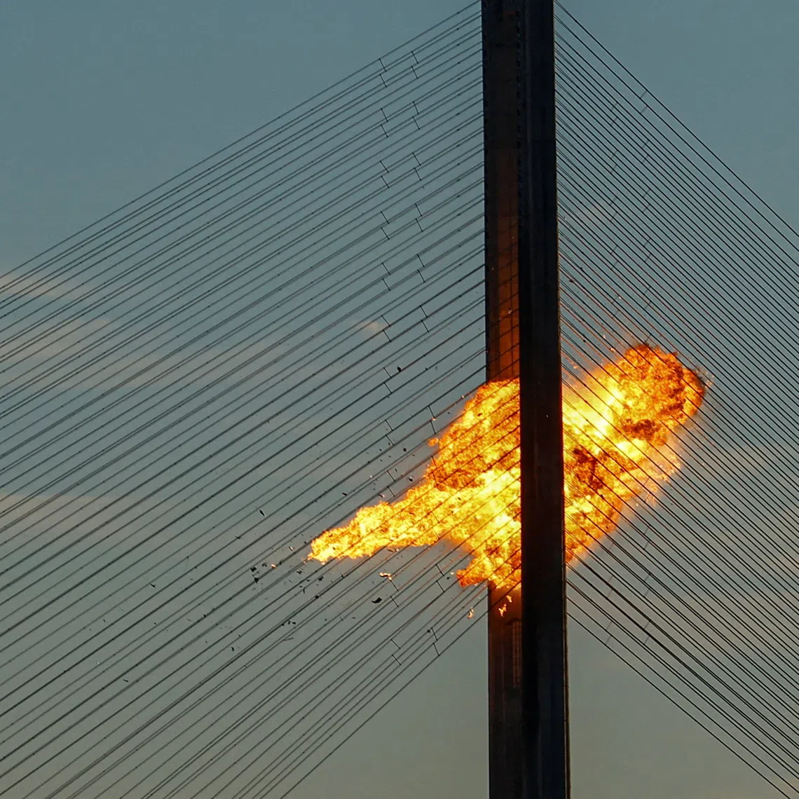 A Russian jet powered drone strikes on one of Kyiv's bridges, amid Russia's attack on Ukraine, in Kyiv, Ukraine October 2, 2026.  REUTERS/Valentyn Ogirenko