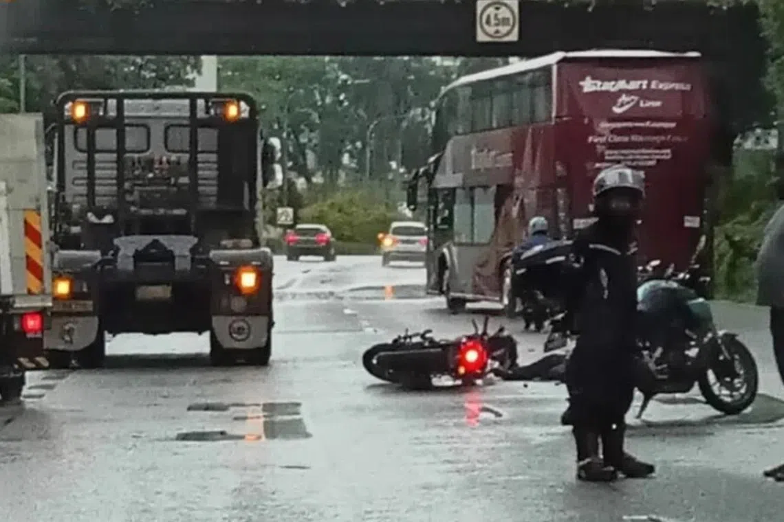 The accident happened near the Clementi Avenue 2 exit, in the direction towards Tuas.
