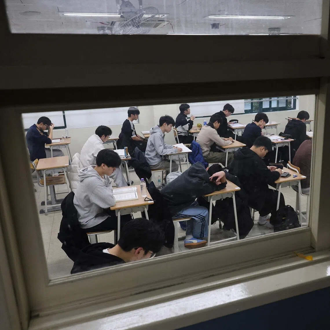 Only 7,125 students had applied to medical school, the lowest figure in five years and a 32.3 per cent on-year decline.