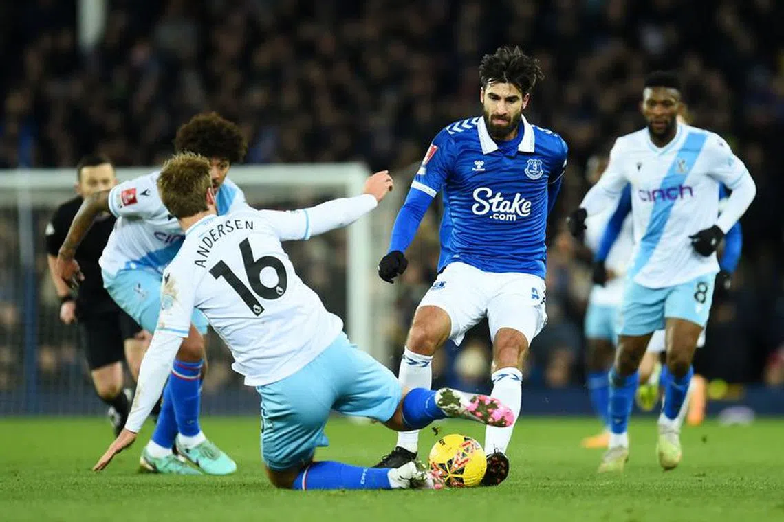 Soccer Football - FA Cup - Third Round Replay - Everton v Crystal Palace - Goodison Park, Liverpool, Britain - January 17, 2024 Everton's Andre Gomes in action with Crystal Palace's Joachim Andersen REUTERS/Peter Powell