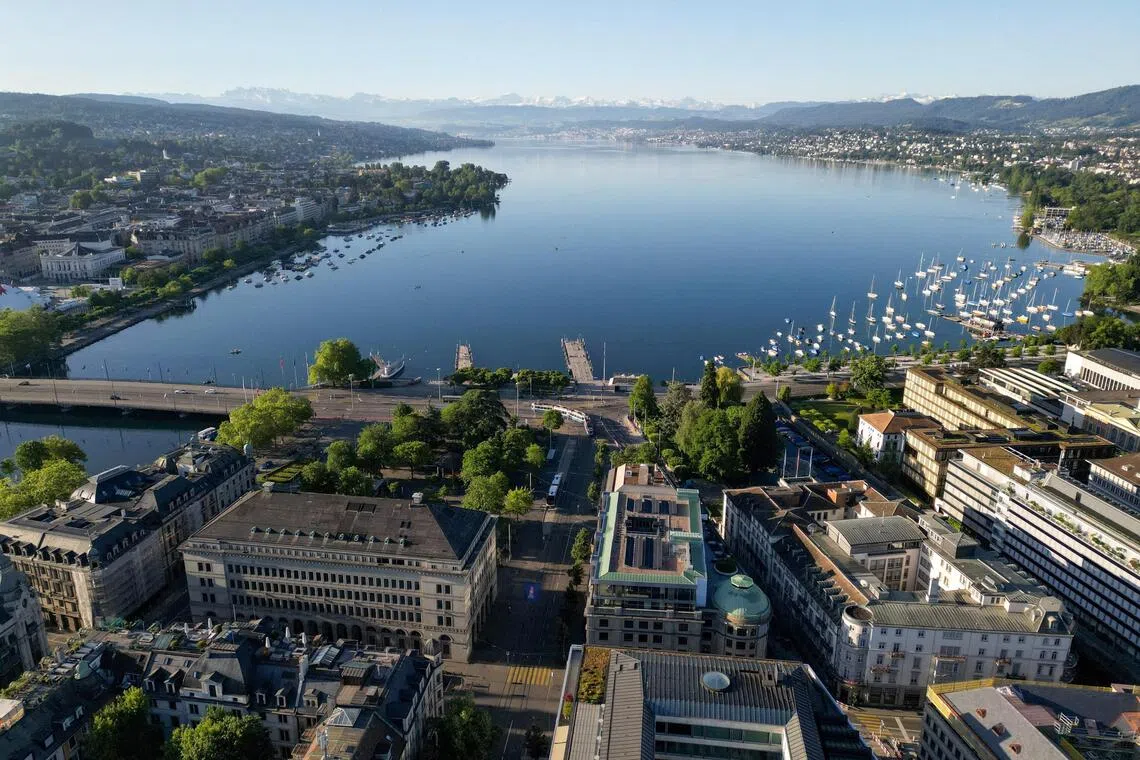 Lake Zurich sees water level hit record low amid drought
