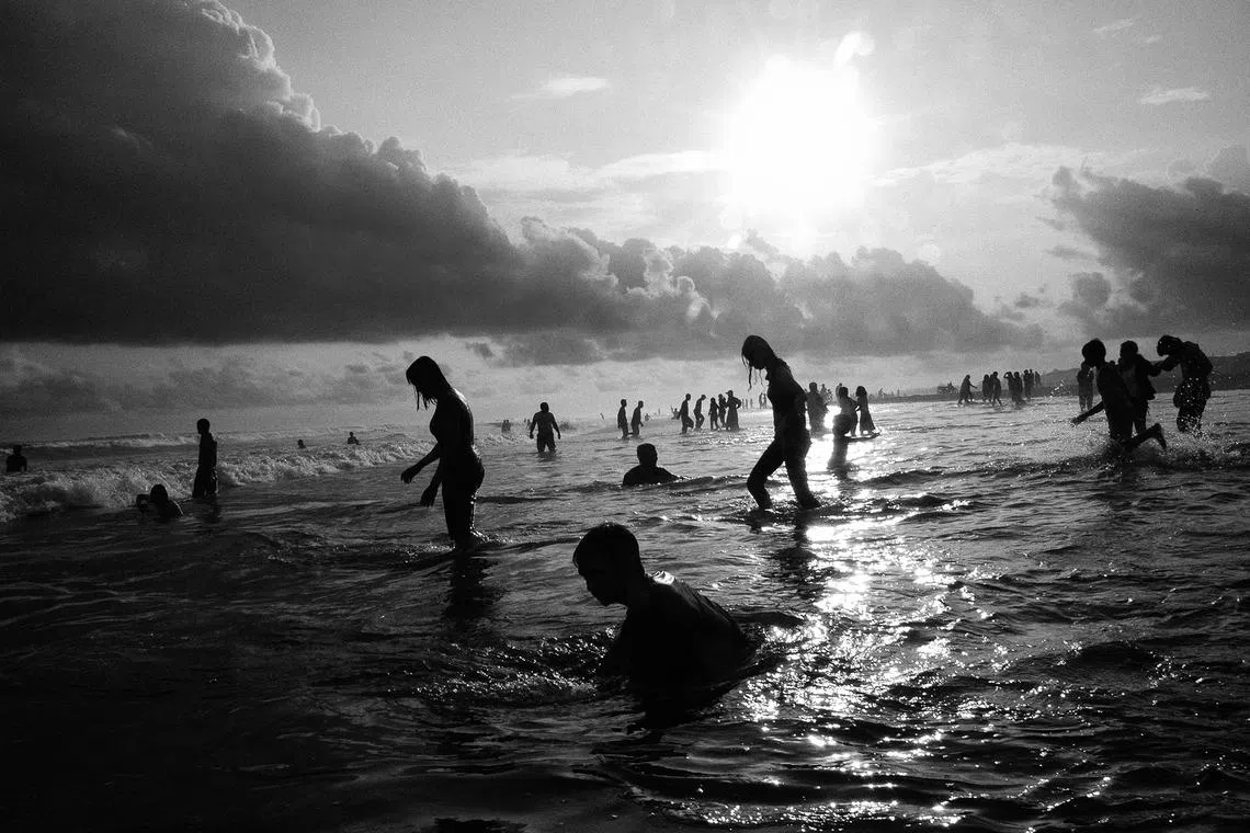 Objectifs celebrates its 20th anniversary with a tribute to the artists - like Rony Zakaria and his photo Parangtritis - and moments that have defined their history.
