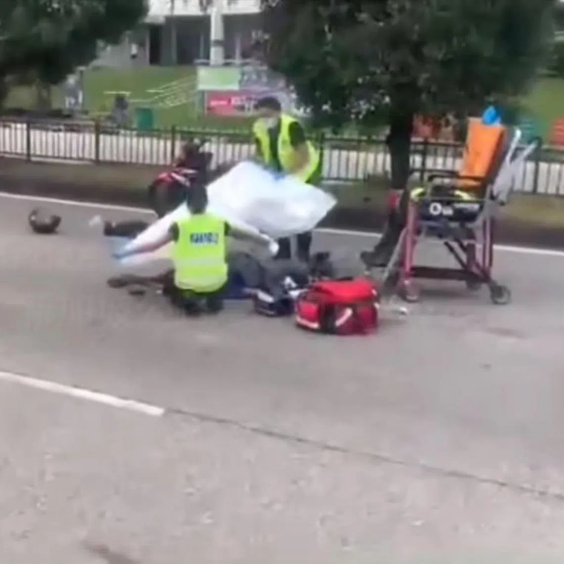 eladmiralty20 - Screenshot. Fatal Accident Between Garbage truck and motorbike at Admiltary Road on 20 June 2025.


Source: Singapore roads accident/Facebook