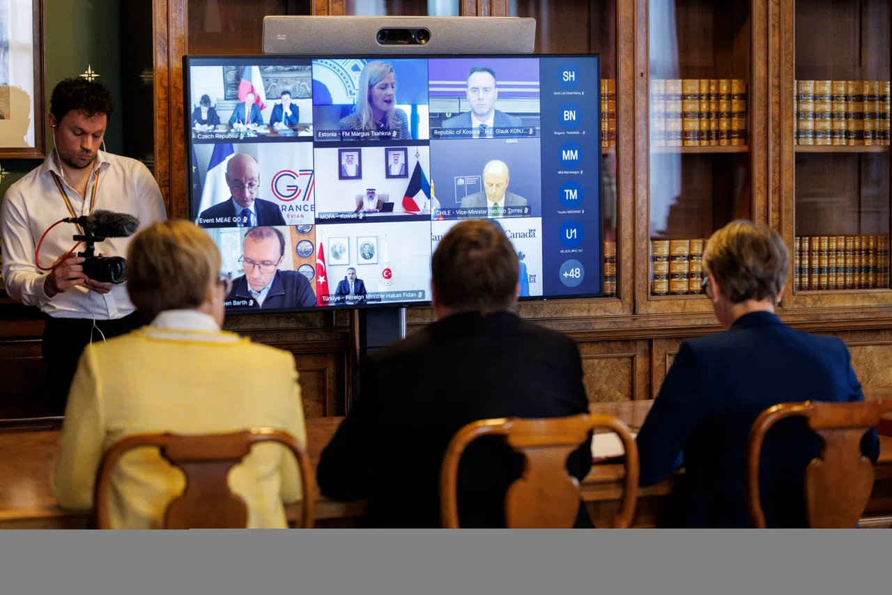 وطن نيوز – بريطانيا تقول إن 40 دولة تناقش إعادة فتح مضيق هرمز بعد حصار إيران