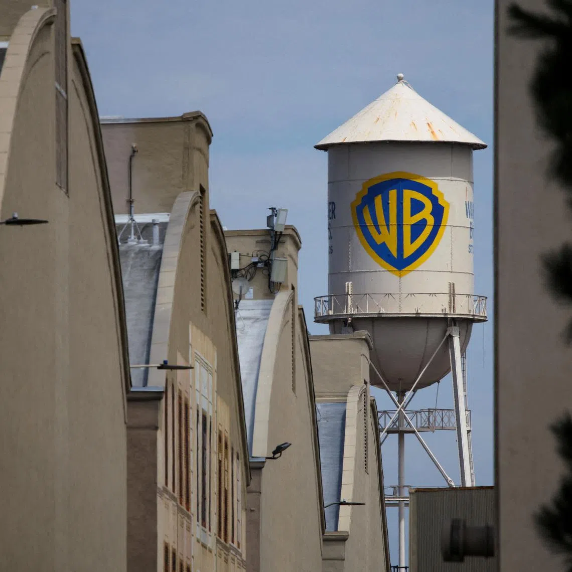 The move gives Paramount Skydance more time to argue against a potential months-long pause while the case plays out. 