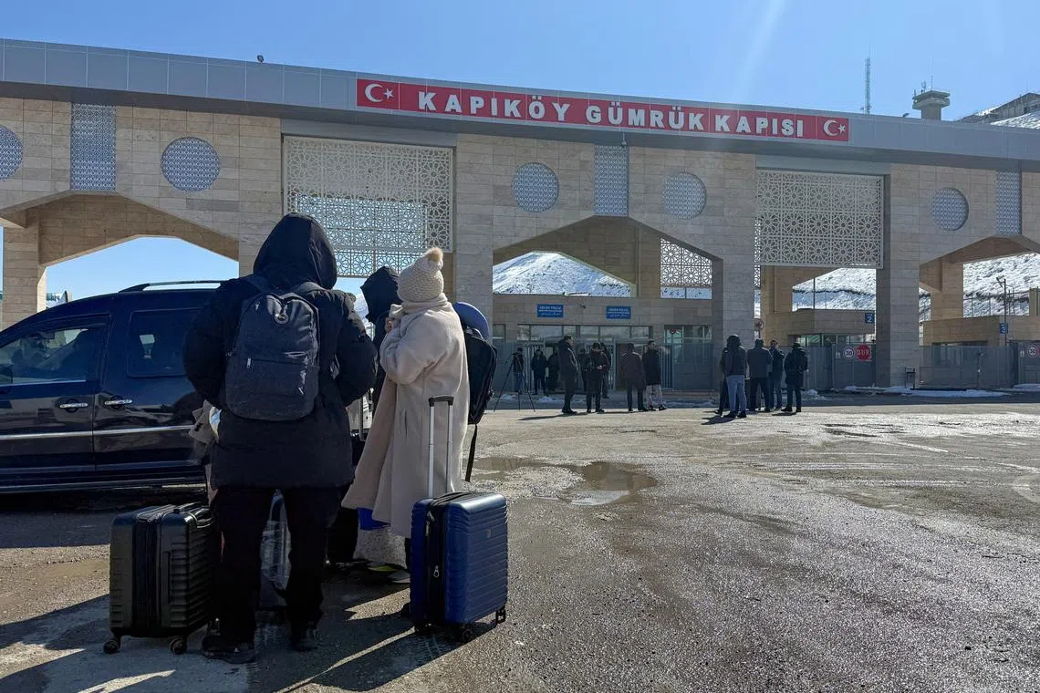 Travellers say some Iranians held up at Turkish land border