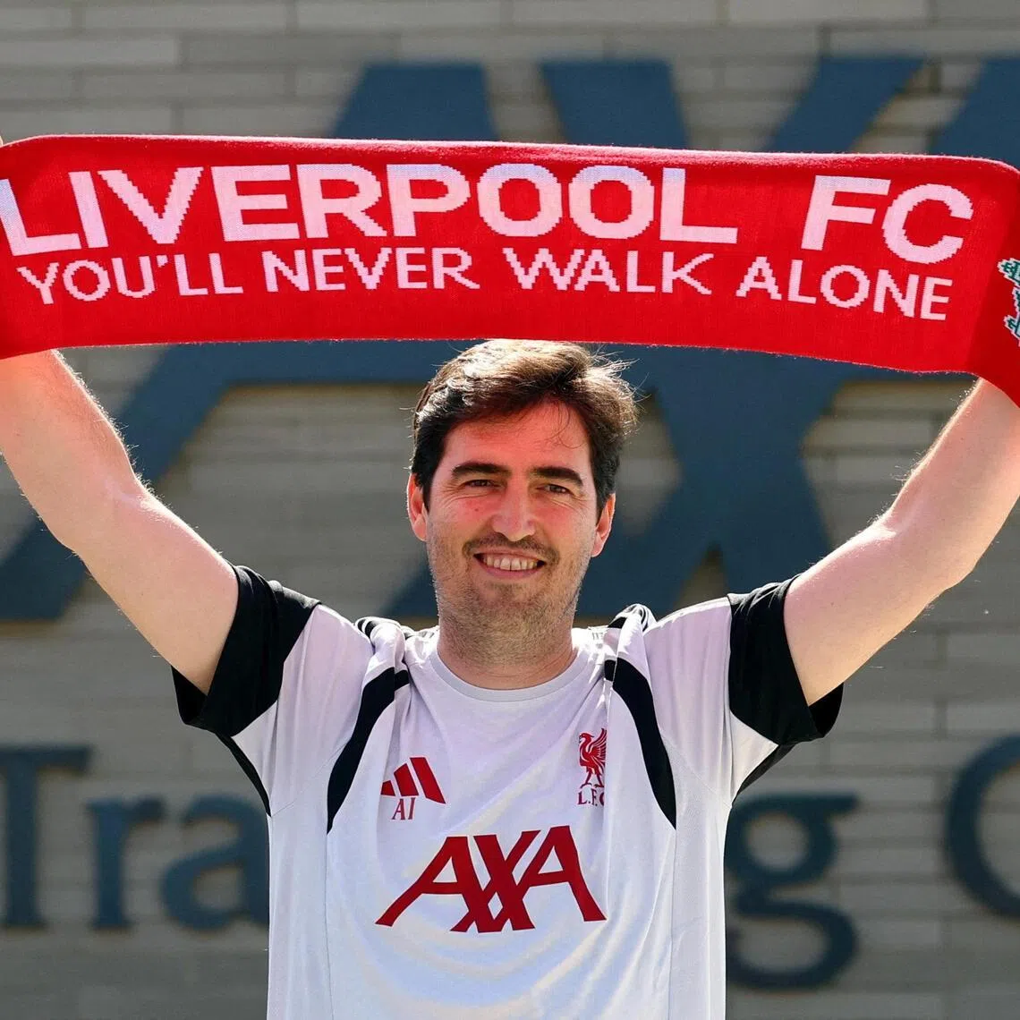 Soccer Football - Liverpool Press Conference - AXA Training Centre, Liverpool, Britain - July 13, 2026
Liverpool manager Andoni Iraola poses for a photograph before the press conference REUTERS/Phil Noble     TPX IMAGES OF THE DAY