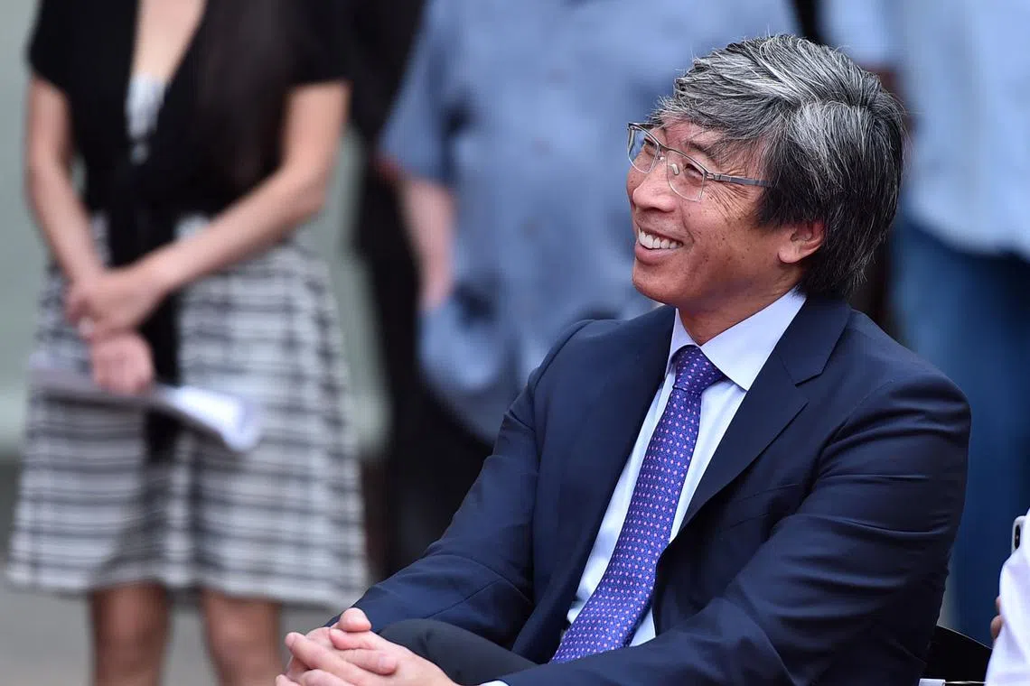 Mr Patrick Soon-Shiong plans to take the Los Angeles Times public over the next year, the billionaire owner told Jon Stewart on July 21 night. 
