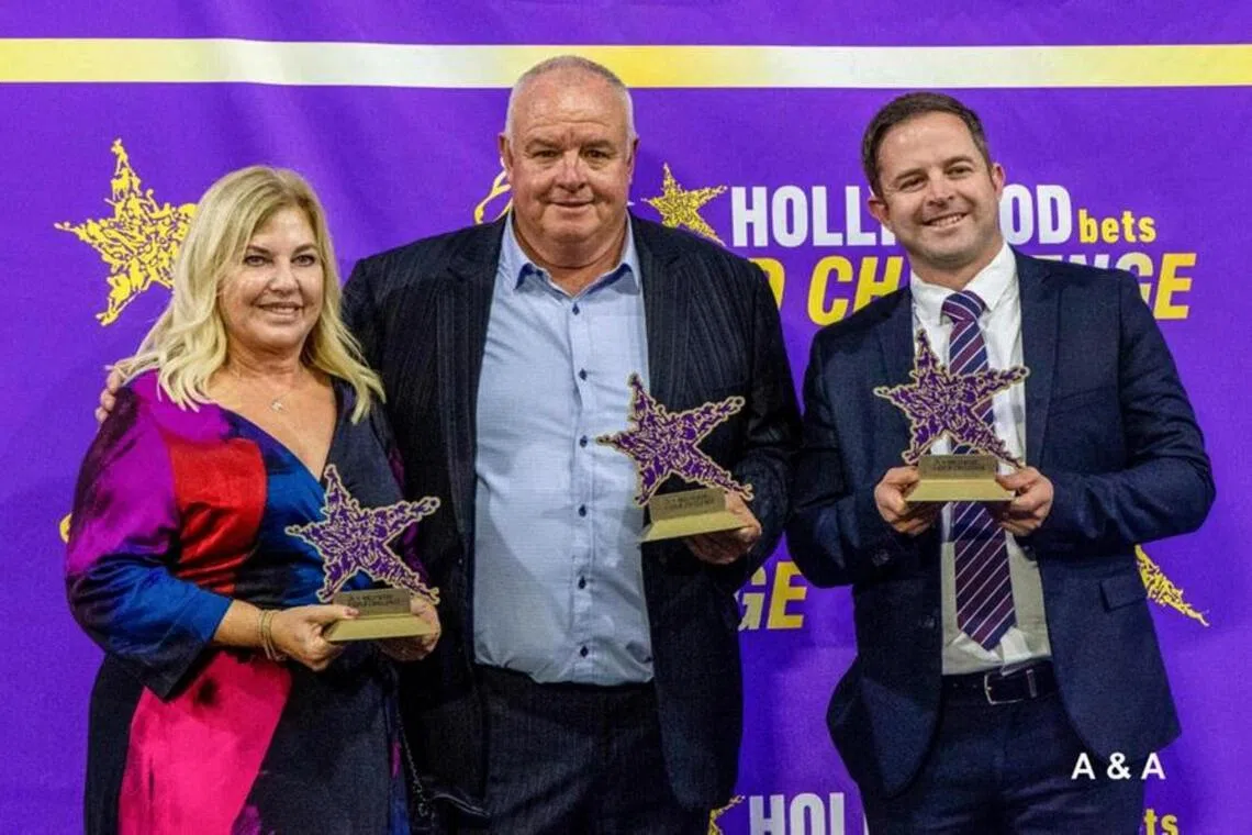 Mike de Kock - Mike de Kock (centre), with wife Diane, will this time return to Dubai in training partnership with their son Mathew (right).

PHOTO: DUBAI RACING CLUB