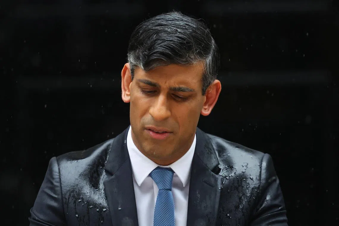 British Prime Minister Rishi Sunak delivers a speech calling for a general election, outside Number 10 Downing Street, in London, Britain, May 22, 2024. REUTERS/Toby Melville