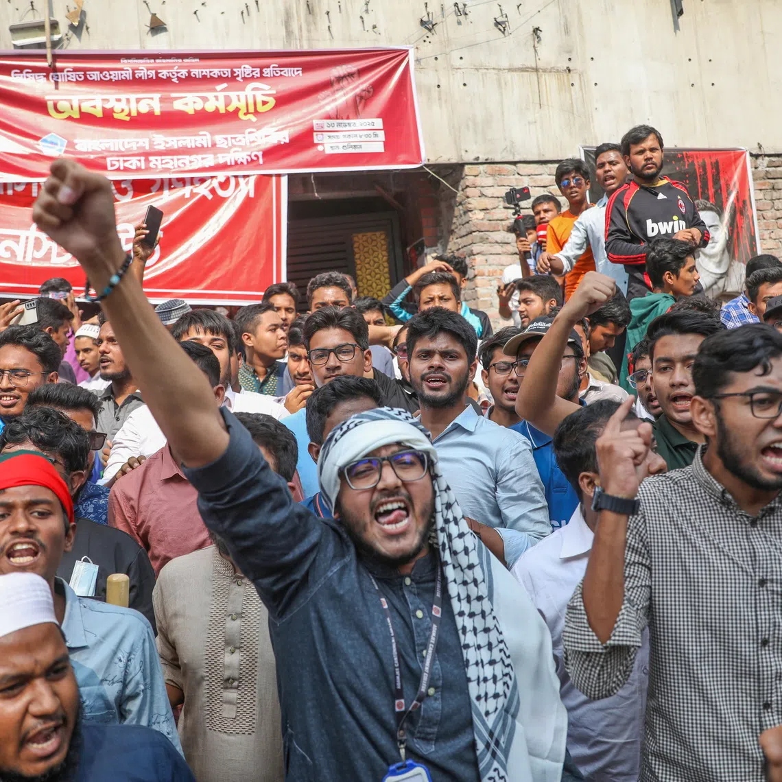 The crowd included political leaders and senior Islamic preachers from India, Pakistan, Saudi Arabia and Egypt.