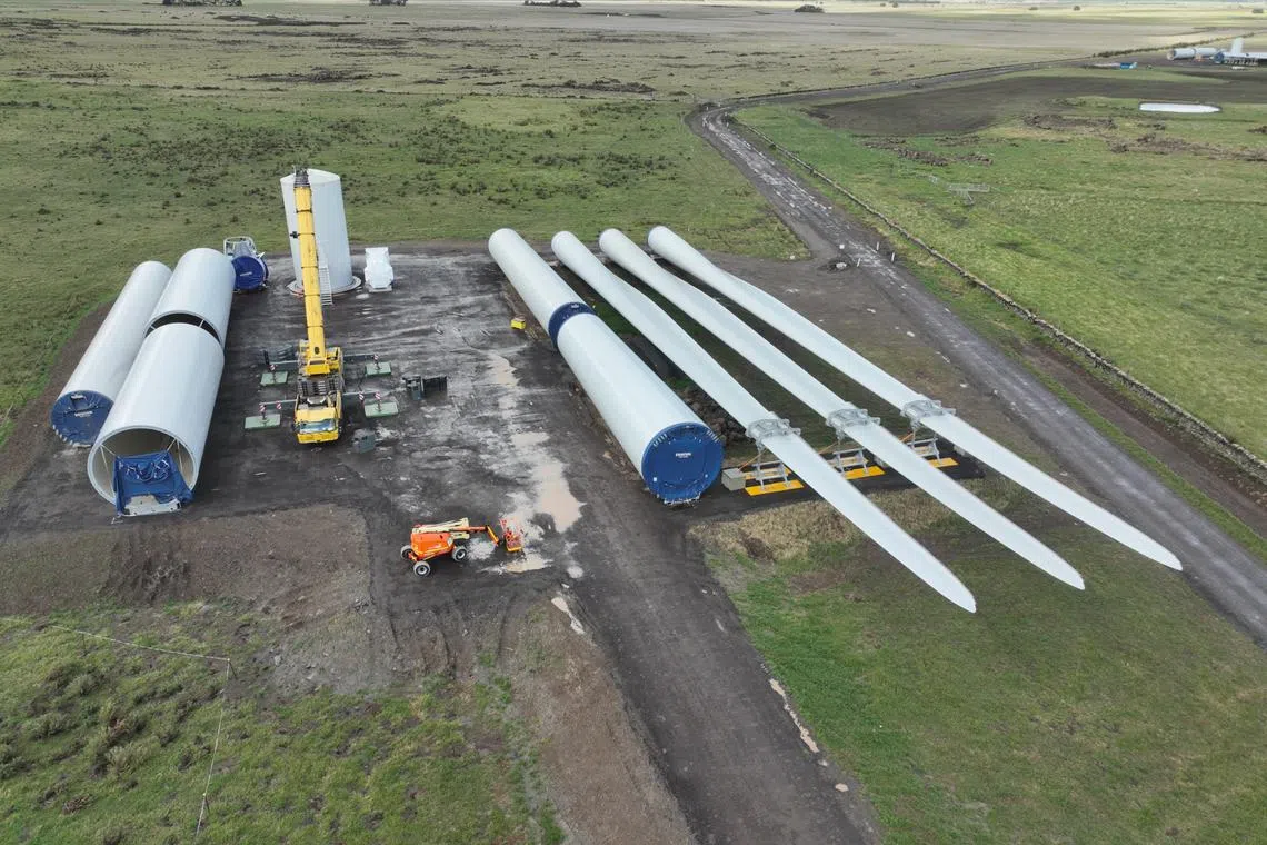 The mammoth fan blades used on industrial wind turbines can weigh as much as 22 tonnes and measure more than 60m in length. 