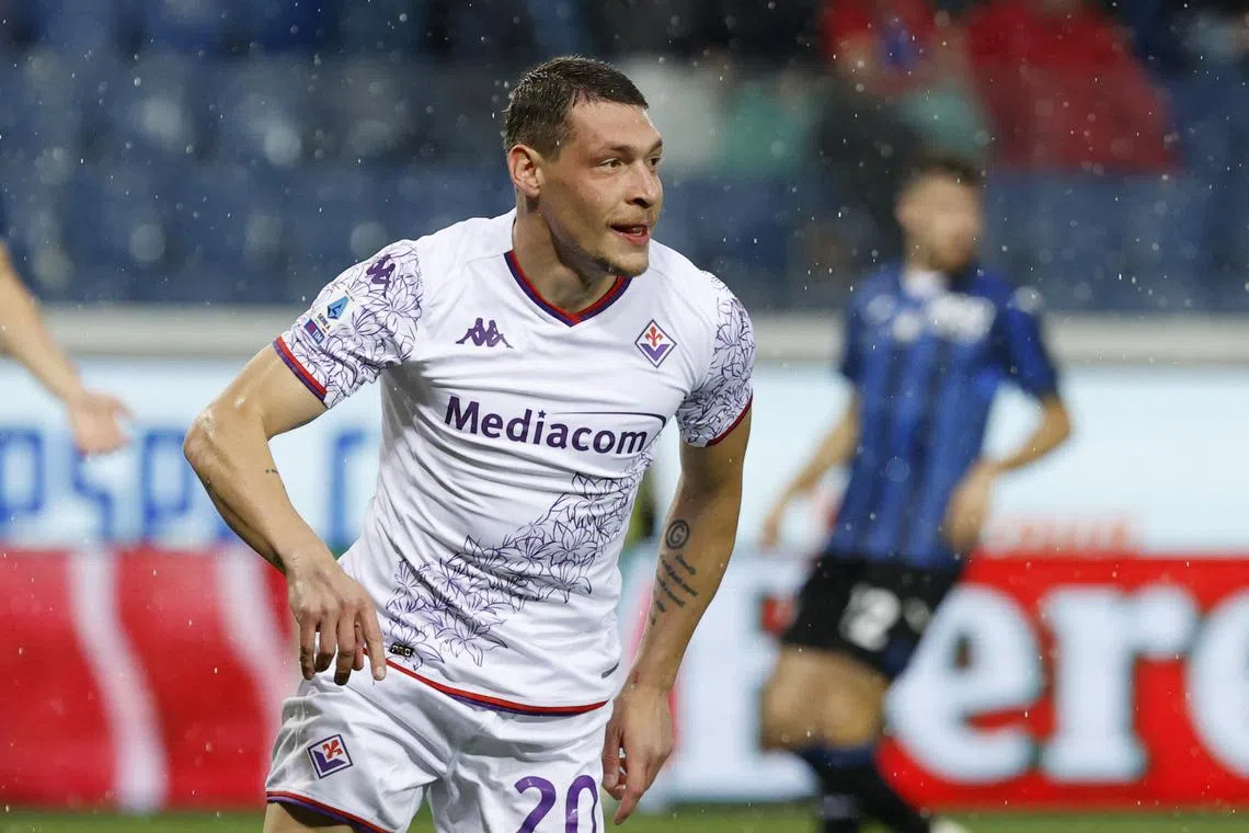 FILE PHOTO: Soccer Football - Serie A - Atalanta v Fiorentina - Stadio Atleti Azzurri, Bergamo, Italy - June 2, 2024 Fiorentina's Andrea Belotti celebrates scoring their first goal REUTERS/Ciro De Luca