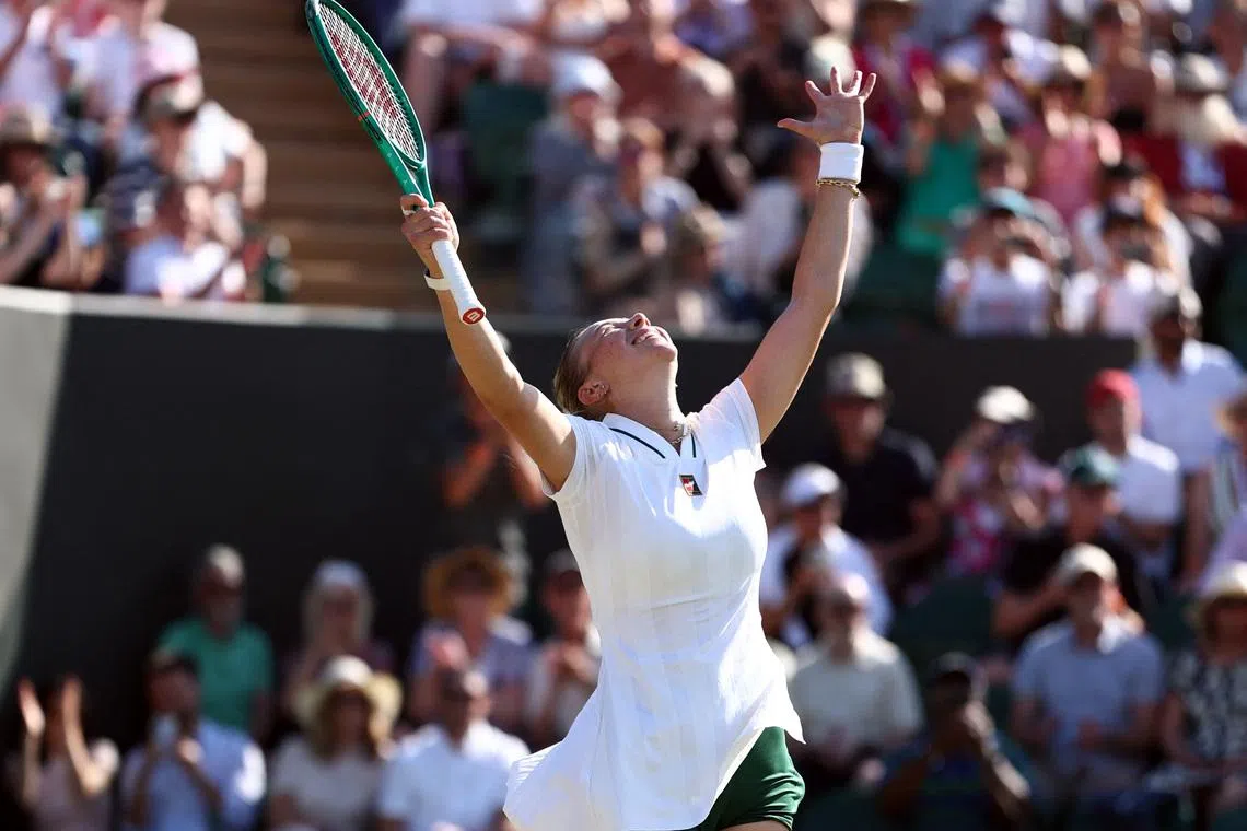 Anisimova sees off Kenin in all-American scrap to reach Wimbledon third round